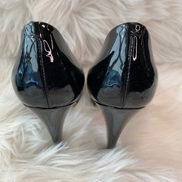 Chanel Two Tone Patent Leather Pumps - Picture 14 of 14